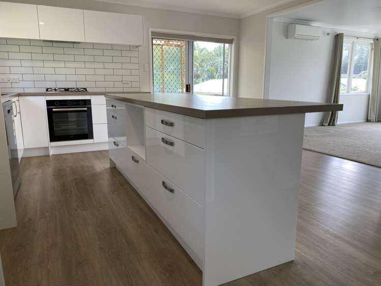 8 Willow Place Horahora_3