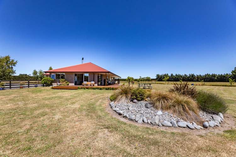 2840 South Eyre Road West Eyreton_14