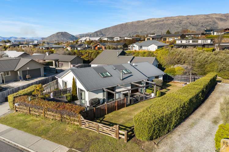 11 and 11A Niger Street Wanaka_25