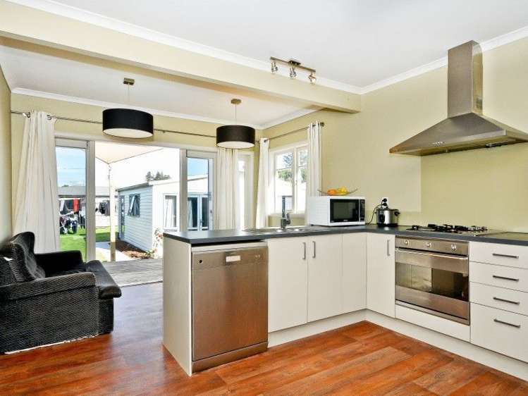 214 Clyde Street Hamilton East_11