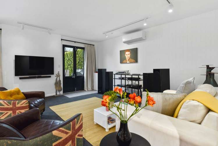 2/25a Lake Road Devonport_21