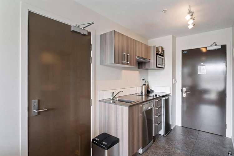 205 & 206/24 Hawthorne Drive Frankton_11