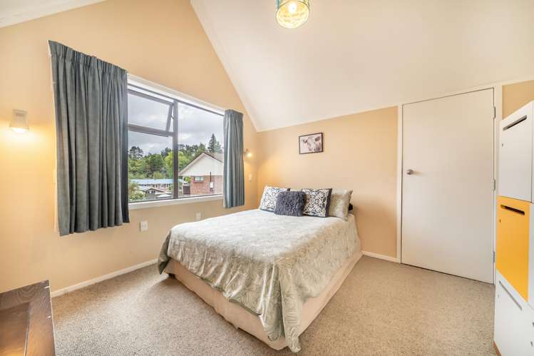 1 Garth Lane Maoribank_17