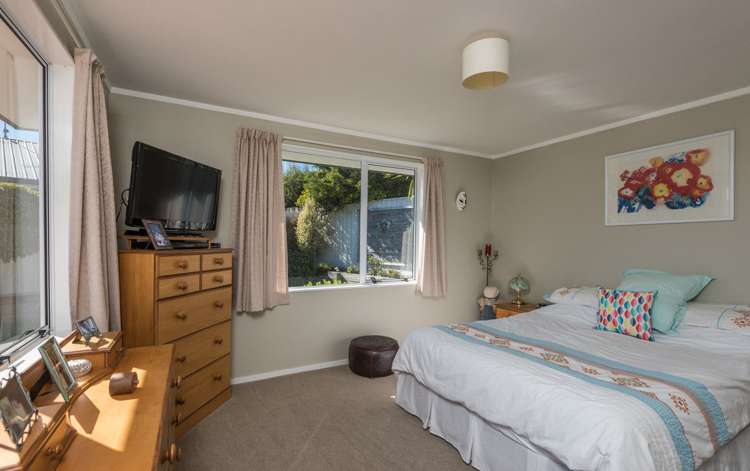 12 Kate Edgar Place Stoke_19