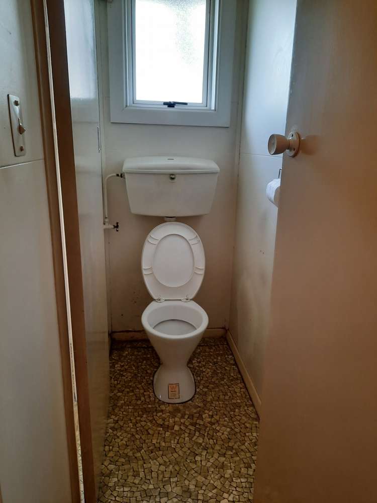 113 Gayhurst Road Dallington_13