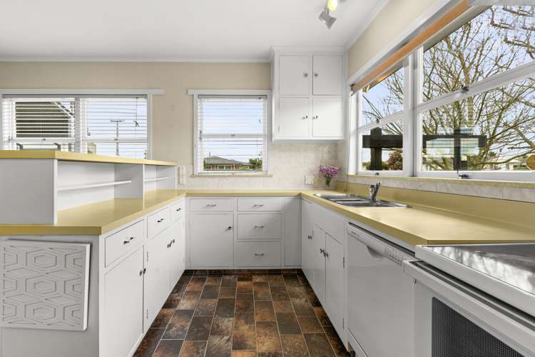 301 Frimley Avenue Frimley_2