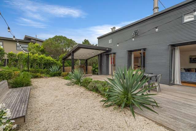 2 Te Makiri Road Onetangi_1