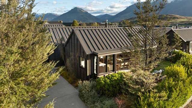 Sophisticated alpine retreat
