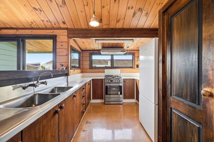 29 Kerswell Terrace Tihiotonga_3