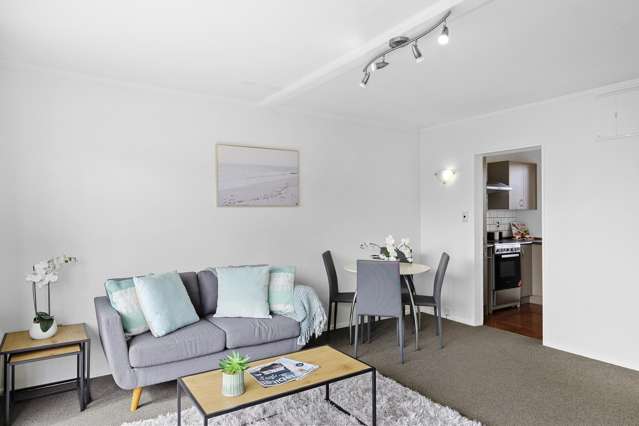 19 William Booth Grove Trentham_4
