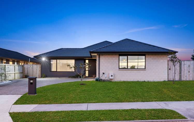 14 Iwinuku Crescent Wattle Downs_12