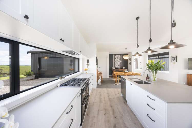 51 View Road Halcombe_5