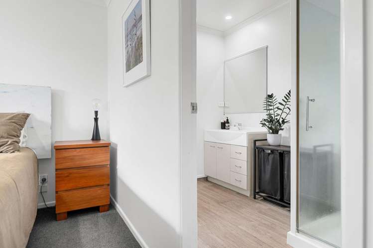 8 Parkside Drive Huntington_9