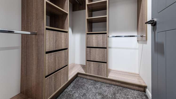 14 Greenstead Close Flat Bush_15