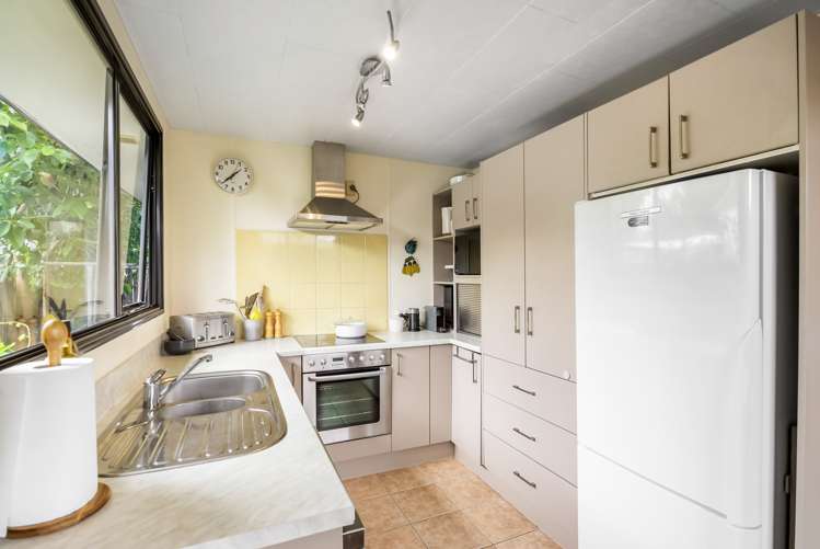 5/7 Ireland Place Ranui_9