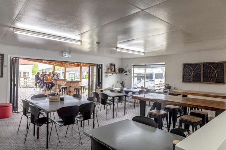 33 Main Road Harihari_32