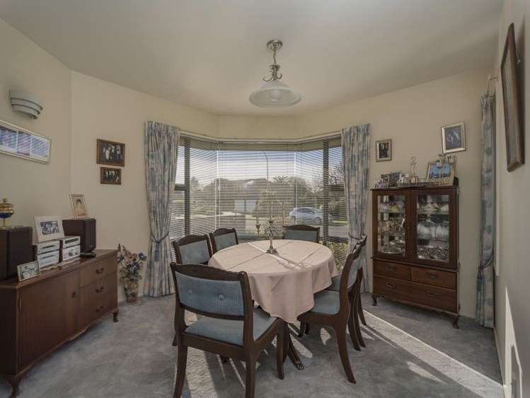 35 Aldinga Avenue Stoke_5