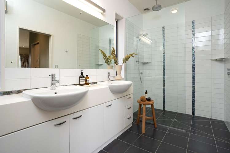 3 Leabridge Mews Harewood_10