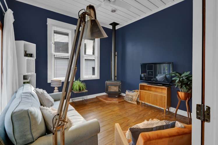 24 Dunn Street Egmont Village_9