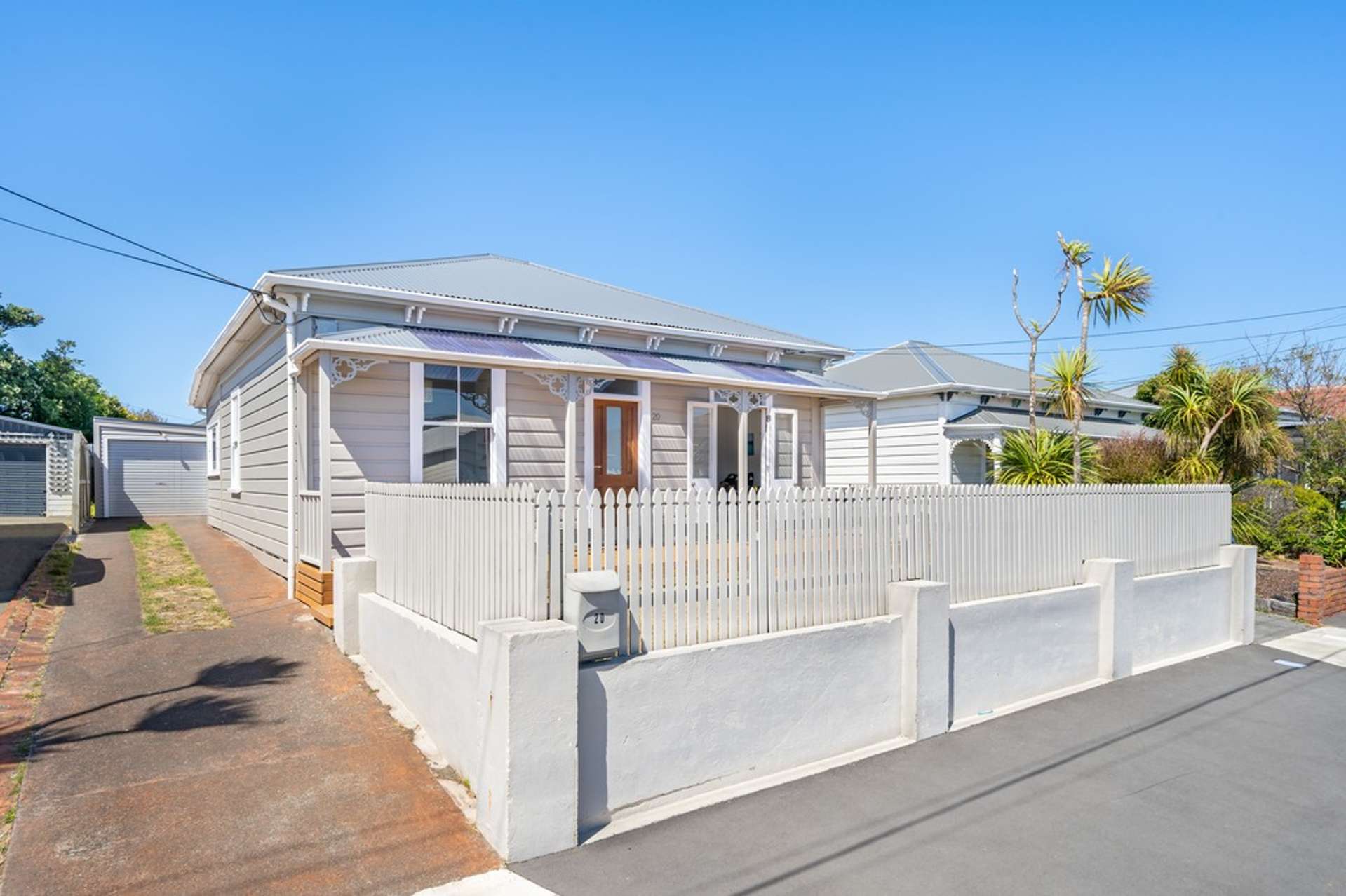 20 Queen Saint Petone Petone_0