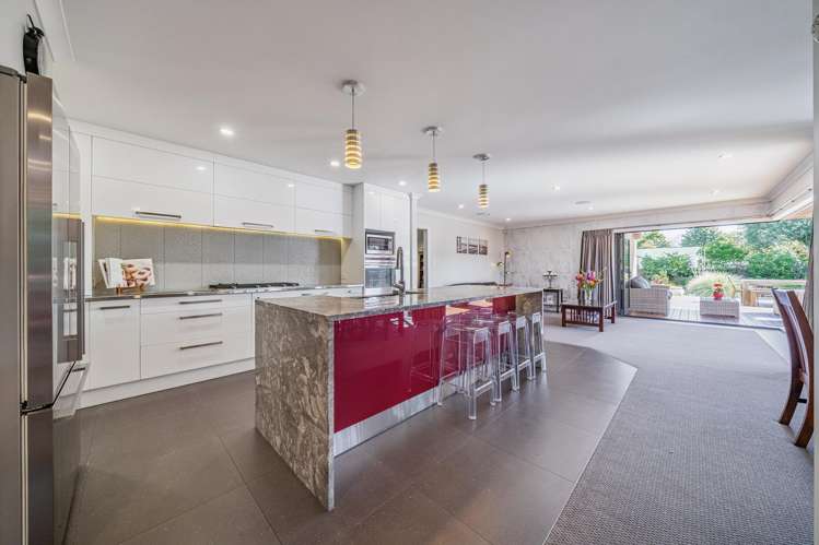 8 Benzie Avenue Wallaceville_2