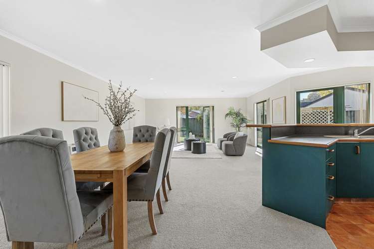 6 Redwood Crescent Westown_6