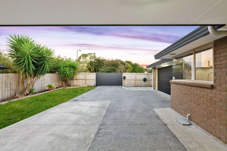 8 Woodbank Drive Glen Eden_19