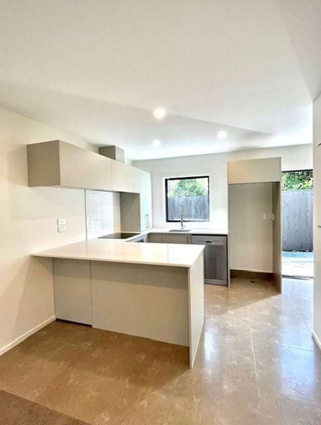 6/8 Valron Road Te Atatu South_2