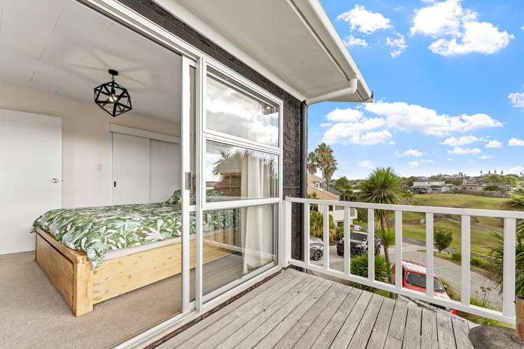 44 Amorino Drive Red Beach_14