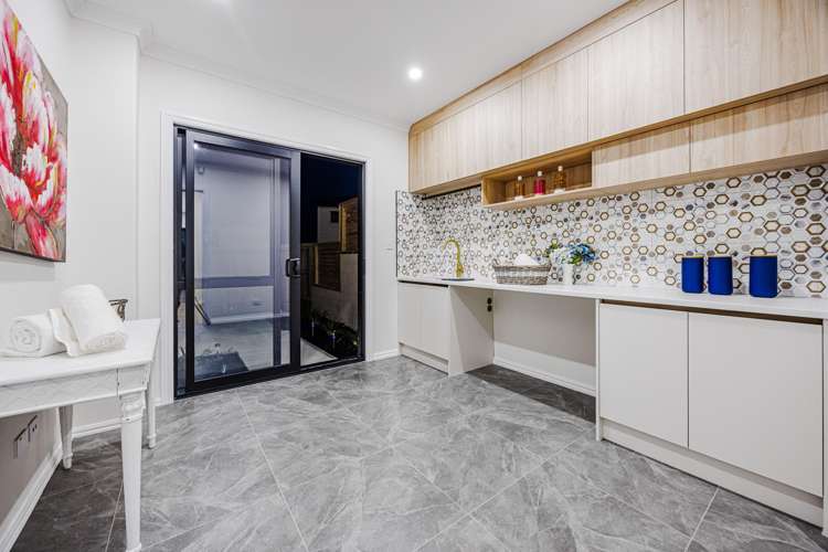 17 Ballyalton Crescent Flat Bush_11