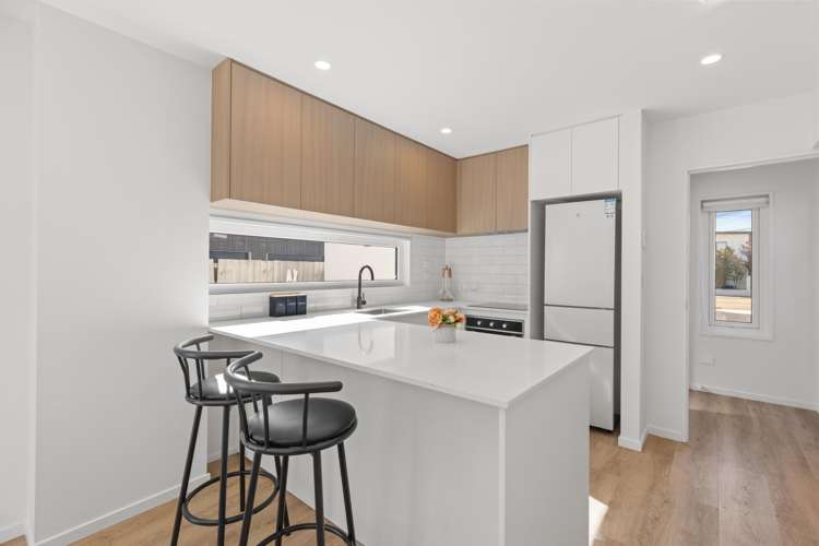 2/61 Waltham Road Sydenham_2