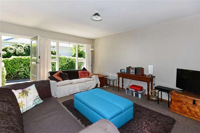 2/15 Winchester Street Merivale_4