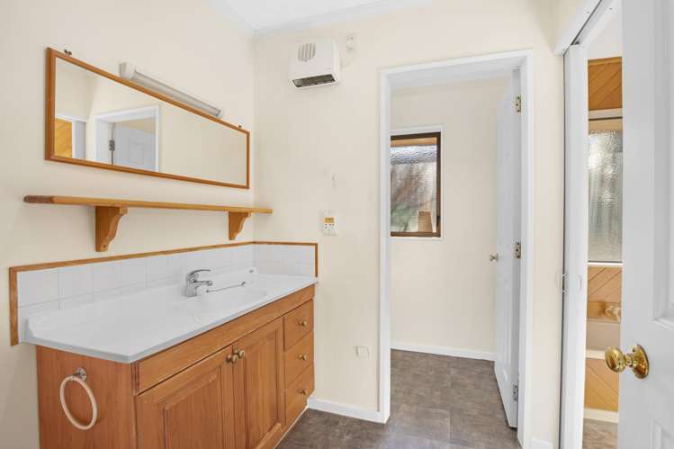 21 Cedar Drive Paraparaumu Beach_17