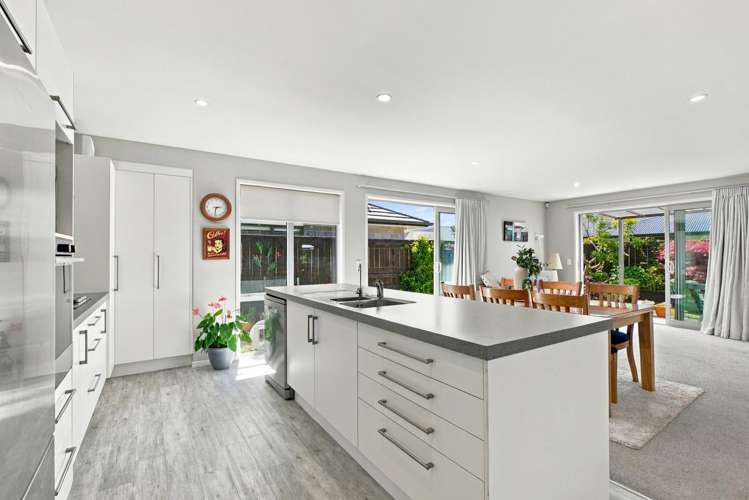 128 Puhirake Crescent Pyes Pa_10