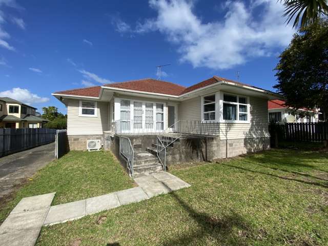 102 White Swan Road Mount Roskill_1