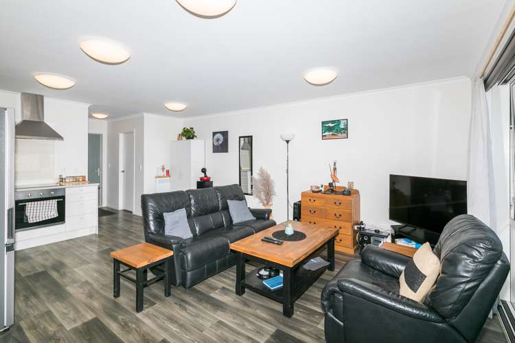 19 Chiefs Court Hamilton East_9