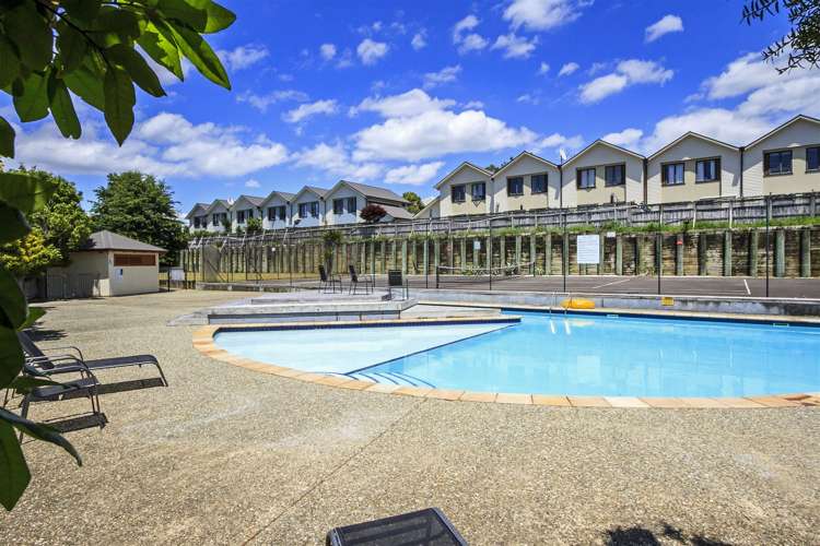 10/11 The Avenue Albany_16