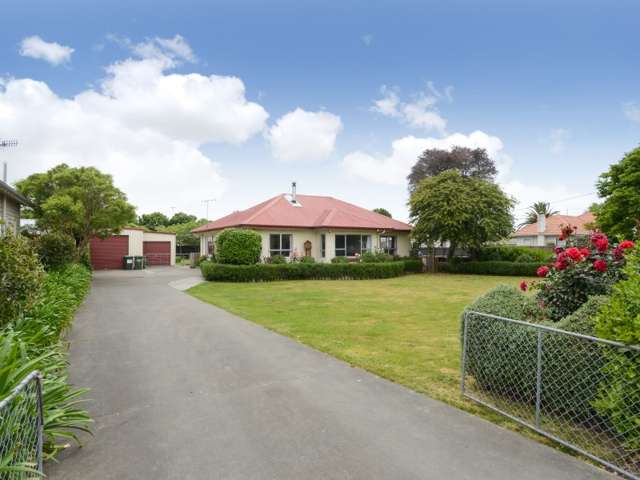 708 Murdoch Road East Akina_1