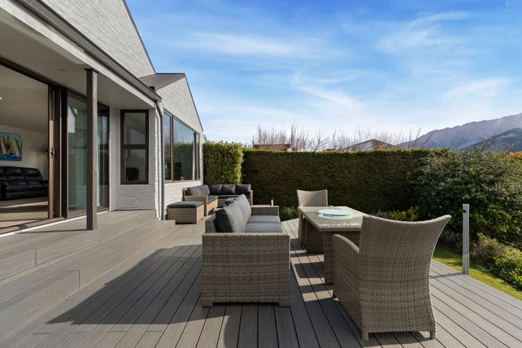 379 Peninsula Road Kelvin Heights_26