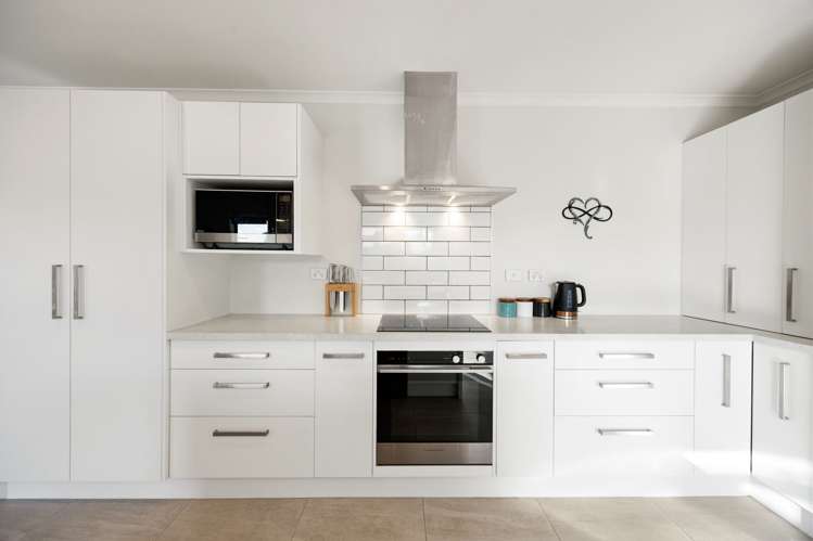 6 Probert Crescent Chartwell_7