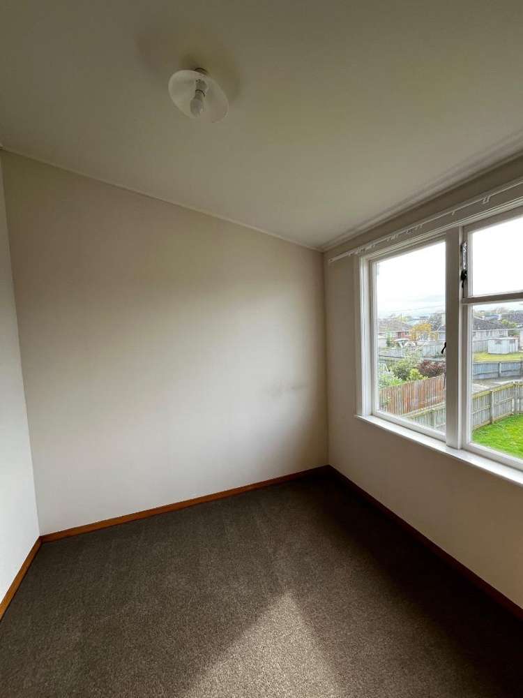 24 Devon Crescent 10985_6