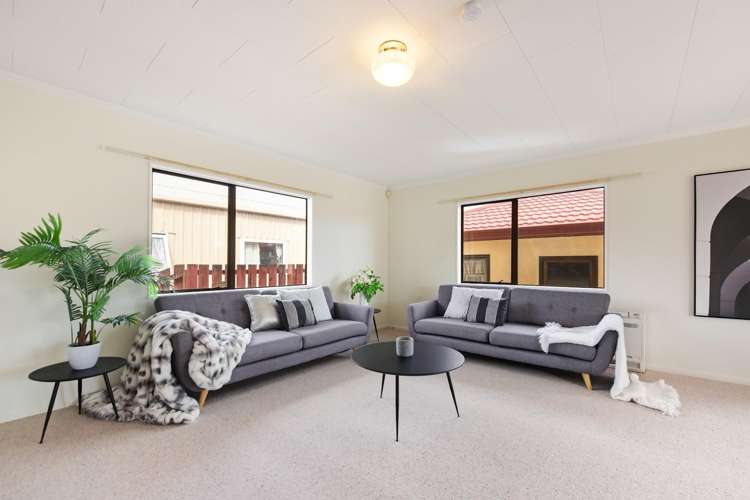 2/16 Newall Avenue Stoke_7