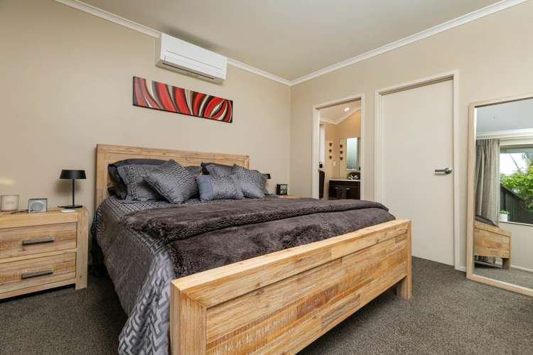 12 Huntington Park Drive Greenhithe_10