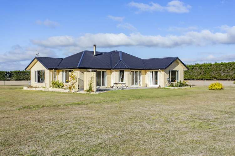 2199 South Eyre Road West Eyreton_0