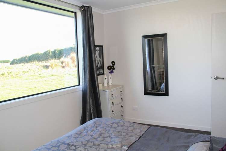 228e Roslyn Road Roslyn Bush_11