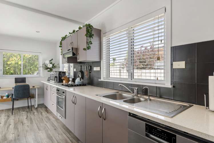 34 Tiri Tiri Road Birkdale_6