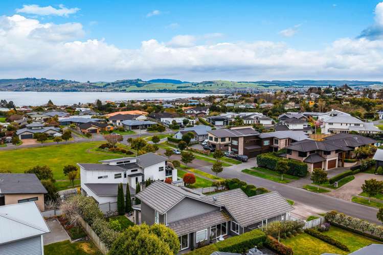 12 Coprosma Crescent Waipahihi_29