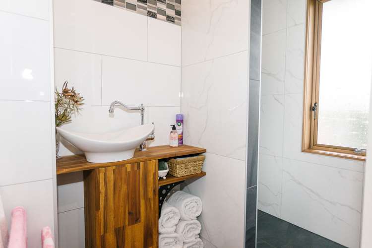 78 Guy Street Dannevirke_24