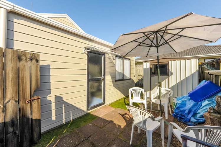 2/83 Glendale Road Glen Eden_14