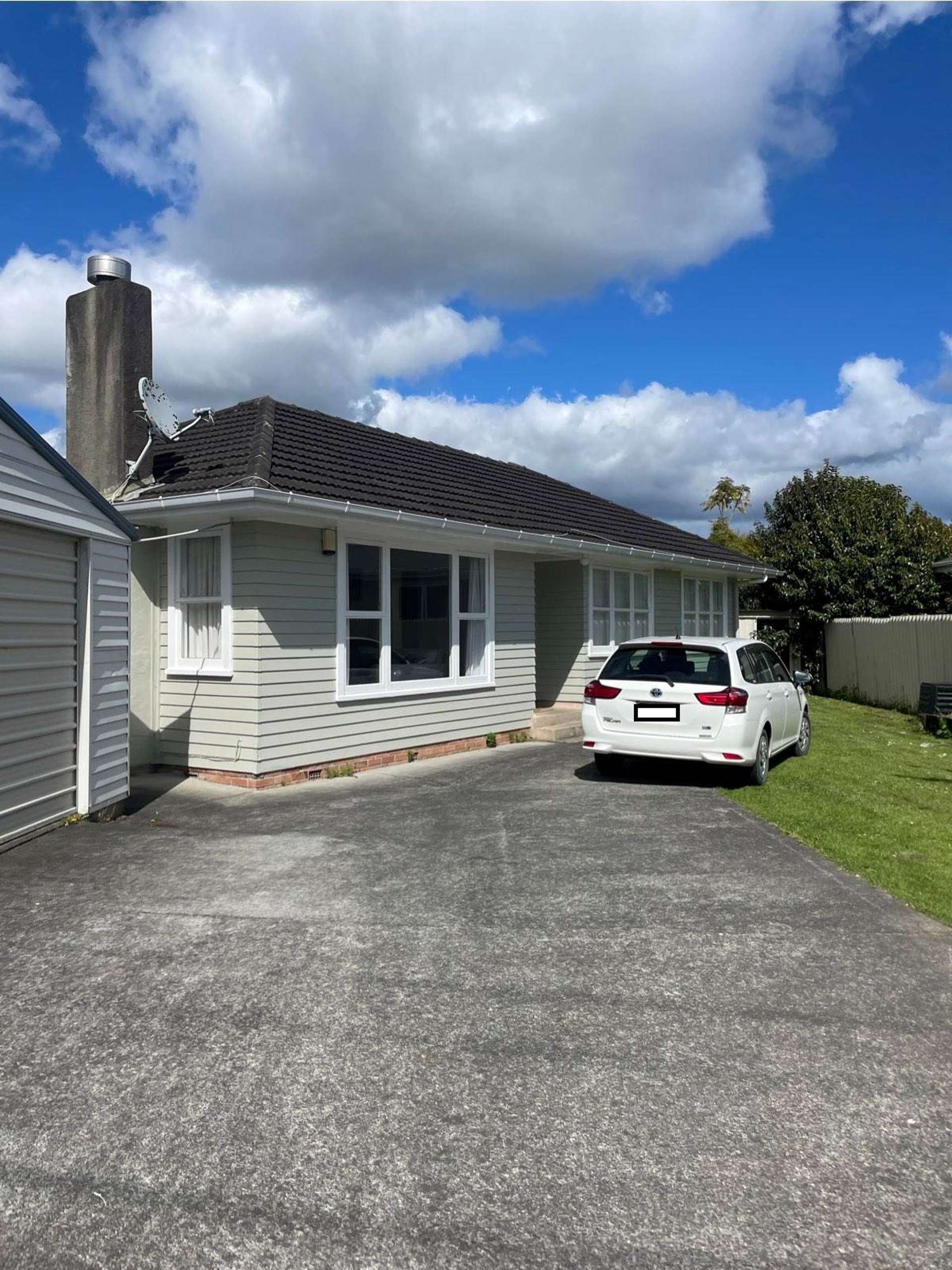 109 Vodanovich Road Te Atatu South_0